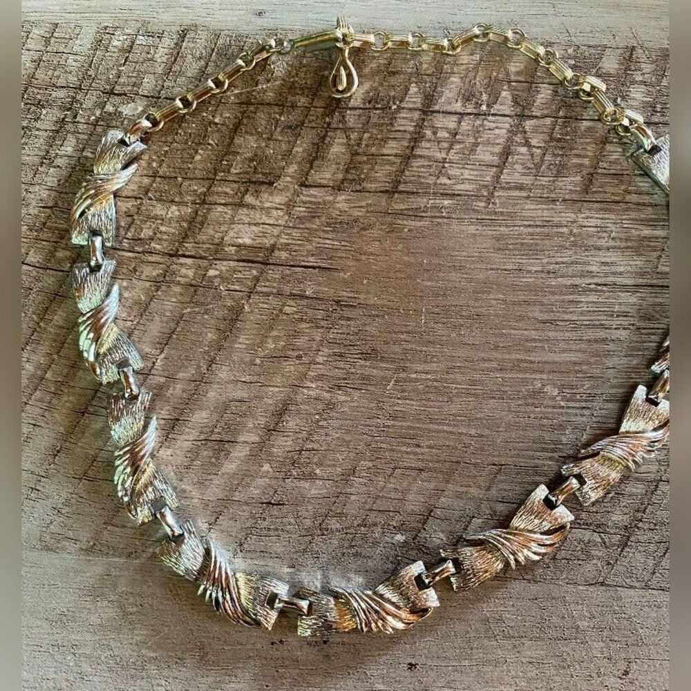 Vintage Necklace Women’s Silver Tone Bows Hammered 16” Choker Collar